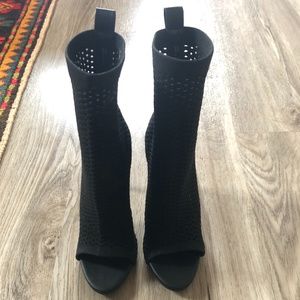 Steve Madden Evelina Peep Toe Knit Stiletto Black Bootie Size 8.5